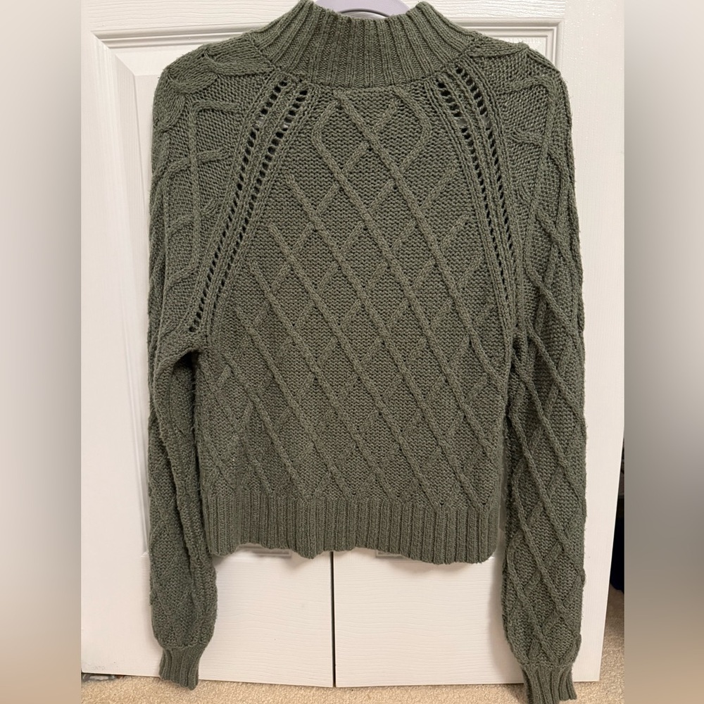 American Eagle Sweater